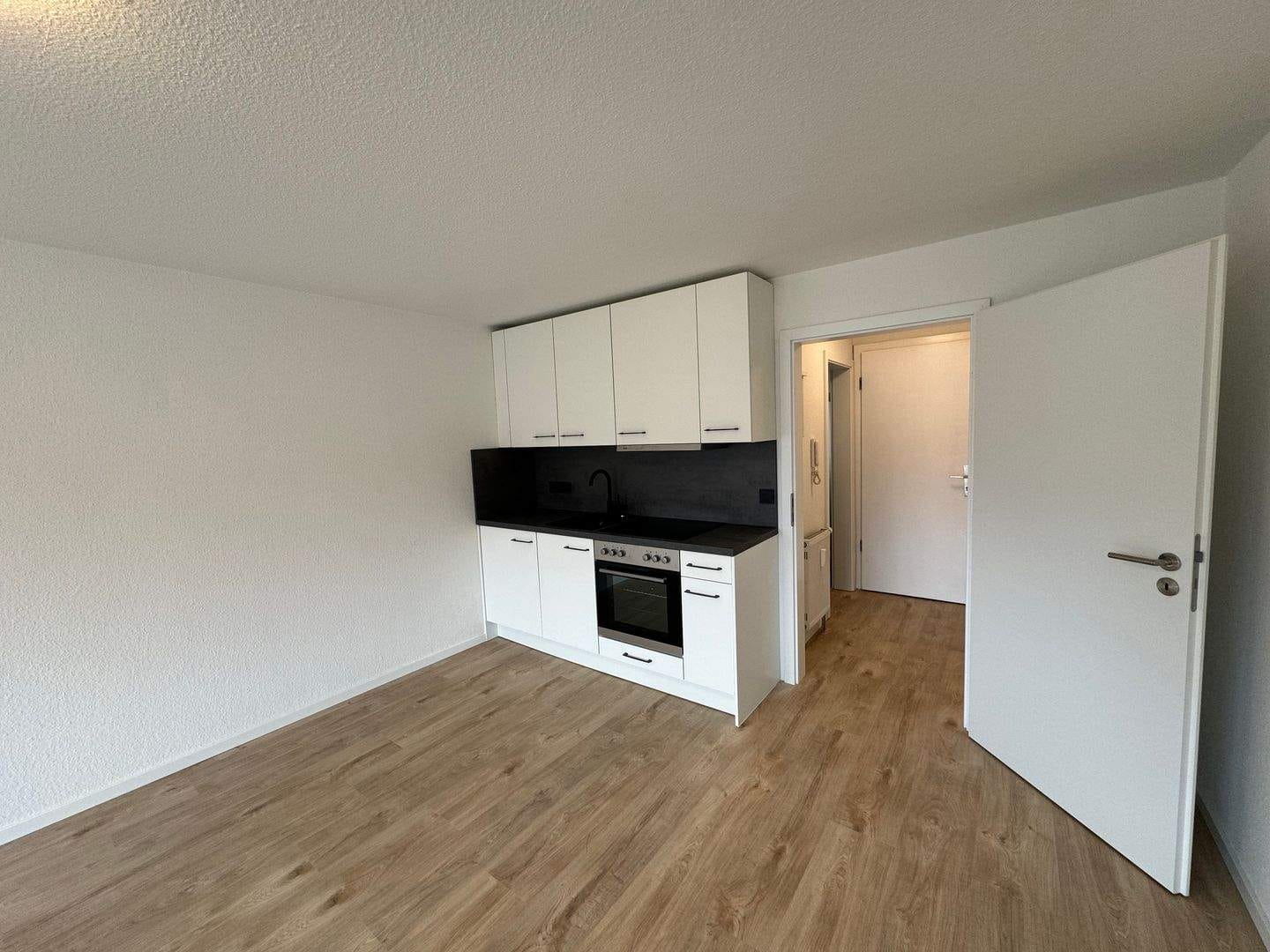Immobilie in Villingen-Schwenningen - AB SOFORT FREI - Lichtdurchflutetes 1-Zimmerappartement, *Mit Keller, Einbauküche und TG Stellplatz* Auf Wunsch auch möbliert - Bild 0