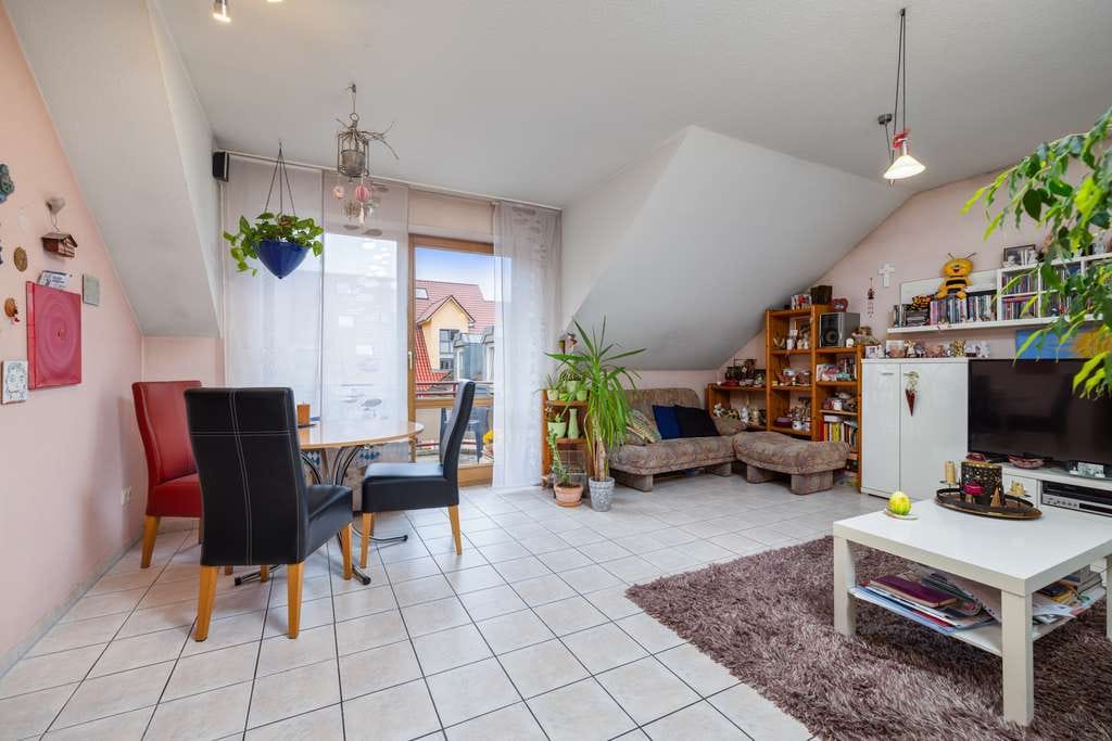Immobilie in Mering - Gemütliche Dachgeschosswohnung in Mering – zentral gelegen für Pendler nach München - Bild 2