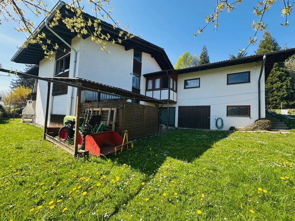 Immobilie in Weißensberg - *EIGENHEIM & MIETEINNAHMEN* Charmantes 70er-Jahre Haus mit Potential - ideal für Handwerker * - Bild 4