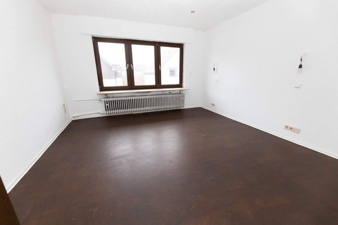 Immobilie in Brühl - Dreifamilienhaus mit sehr guter Verkehrsanbindung  - Bild 3