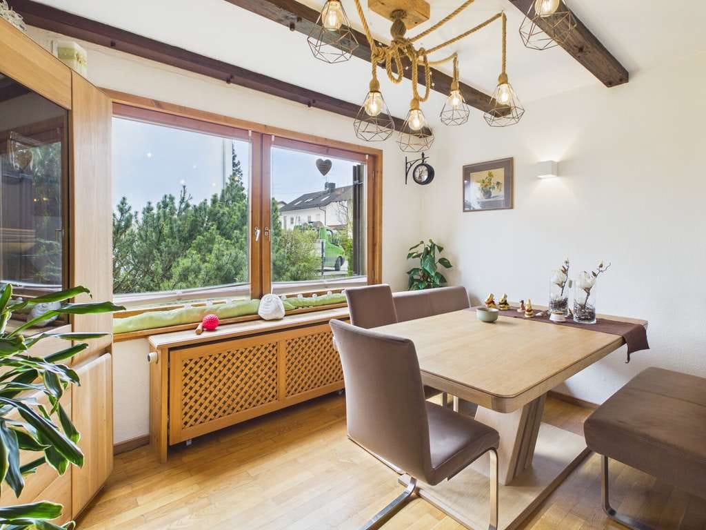 Immobilie in Forstern - Großzügiges Potenzial für Visionäre: Freistehendes Einfamilienhaus mit Garten in ruhiger Lage - Bild 1