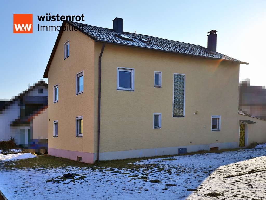Immobilie in Etzenricht - Zweifamilienhaus mit vielfältigen Möglichkeiten und Potential – Sie haben es in der Hand - Bild 1
