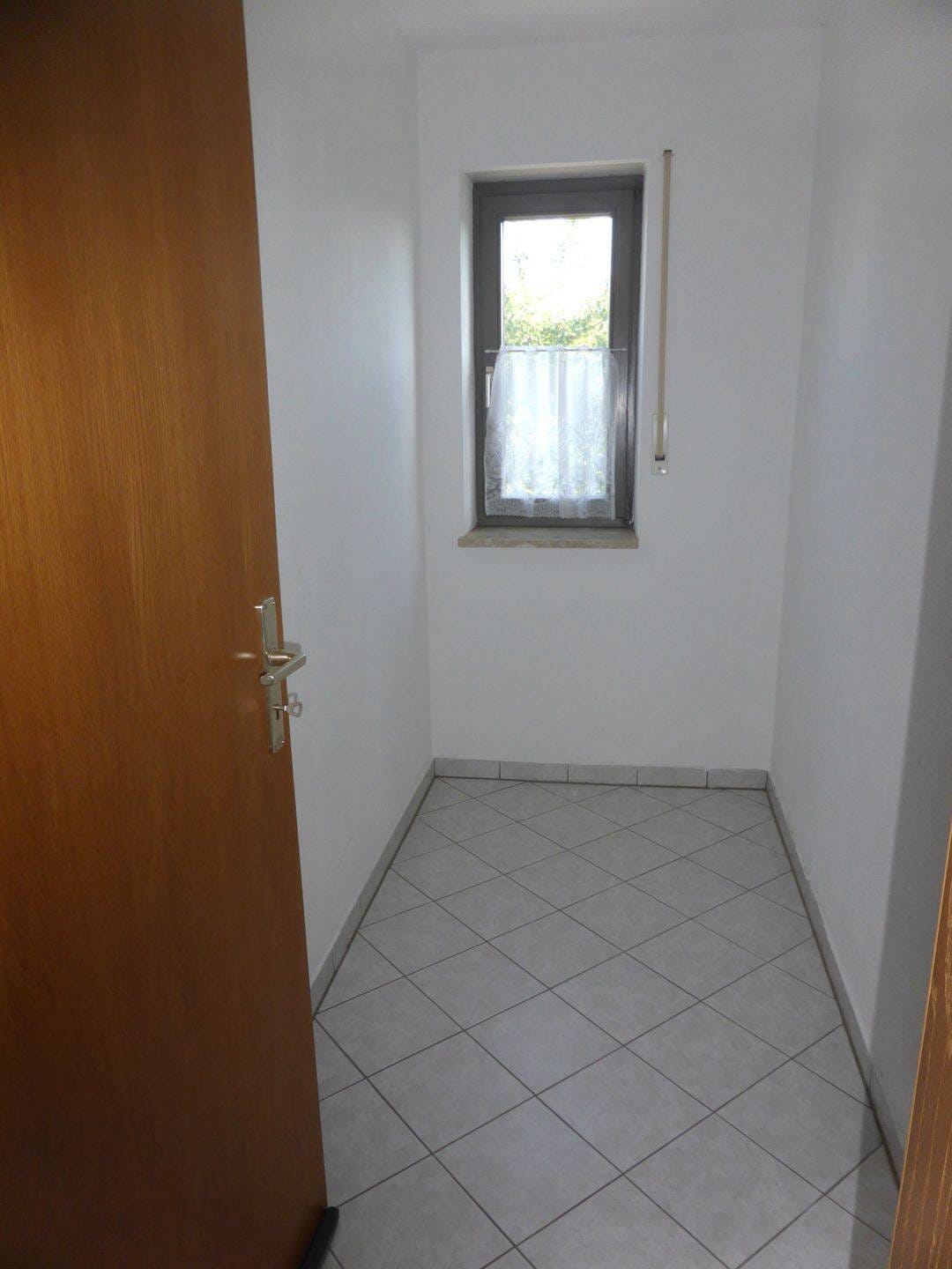 Immobilie in Kastl - Ihr neues Zuhause-schön geschnittene 2-Zimmer-Wohnung in Kastl - Bild 2