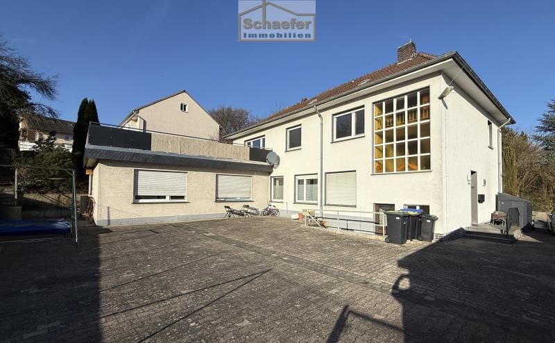 Immobilie in Salzkotten - Attraktives Mehrfamilienhaus mit Ausbaupotenzial und großzügigem Grundstück - Bild 0
