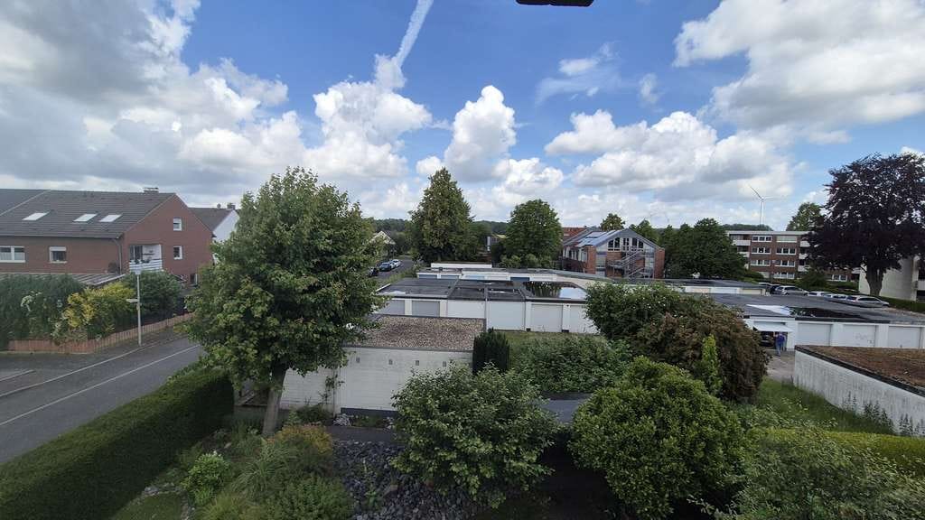 Immobilie in Haltern am See - Attraktive 4,5 Zimmer Eigentumswohnung mit Kamin, XXL-Balkon & Garage in Haltern-Stadt - Bild 1