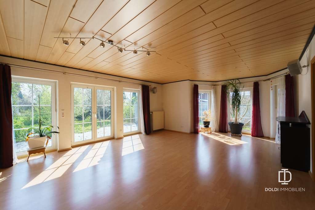 Immobilie in Genderkingen - Ruhig. Grün. Besonders. – Einfamilienhaus mit traumhaftem Garten - Bild 2