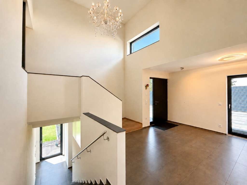 Immobilie in Tegernheim - Licht, Weite und Privatsphäre – moderne Villa in Premiumlage von Tegernheim - Bild 3