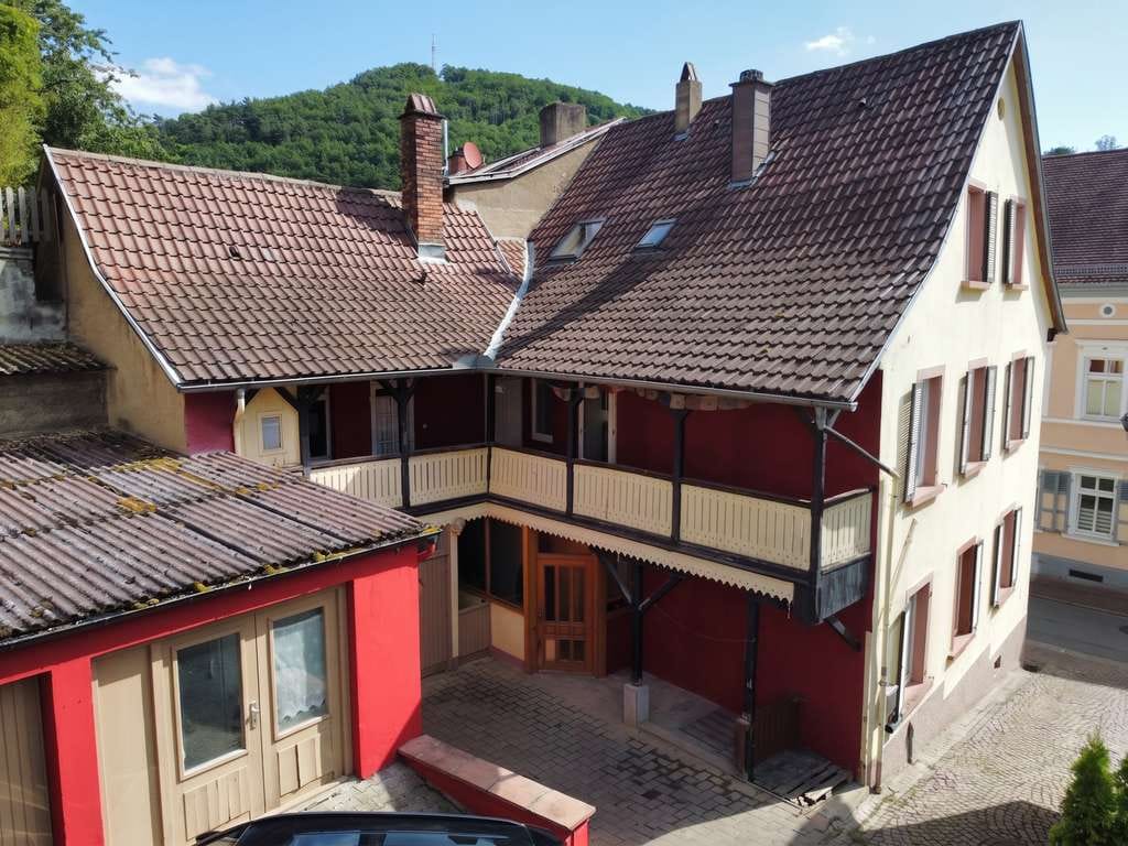Immobilie in Wolfstein - Stadthaus von 1832 im historischen Stadtkern von Wolfstein - Bild 1