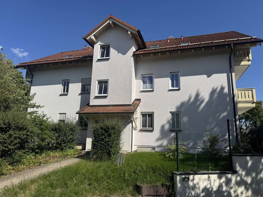Immobilie in Klingenberg - ***Schicke 2 Raumwohnung mit zwei Balkonen, Bad mit Fenster, Abstellraum, TG-Stellplatz*** - Bild 0