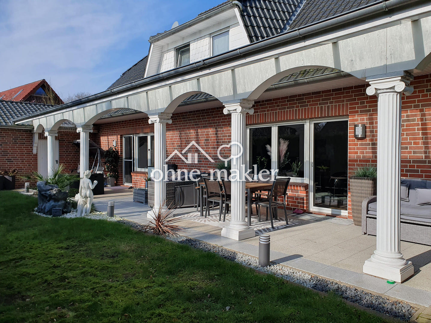 Immobilie in Hude (Oldenburg) - Repräsentatives Familienhaus mit Einliegerwohnung - Bild 1