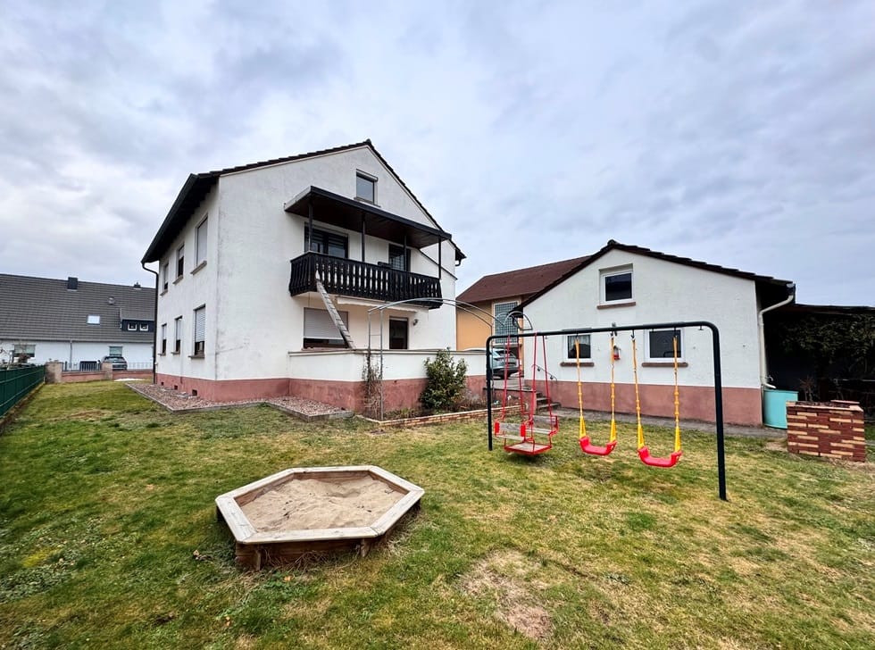 Immobilie in Erlenbach am Main - Geräumiges Zwei-Familienhaus in ruhiger Lage - Bild 2