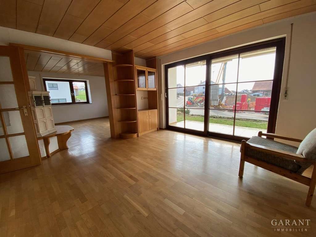 Immobilie in Unterschneidheim - Zweifamilienhaus mit Potential - Bild 2