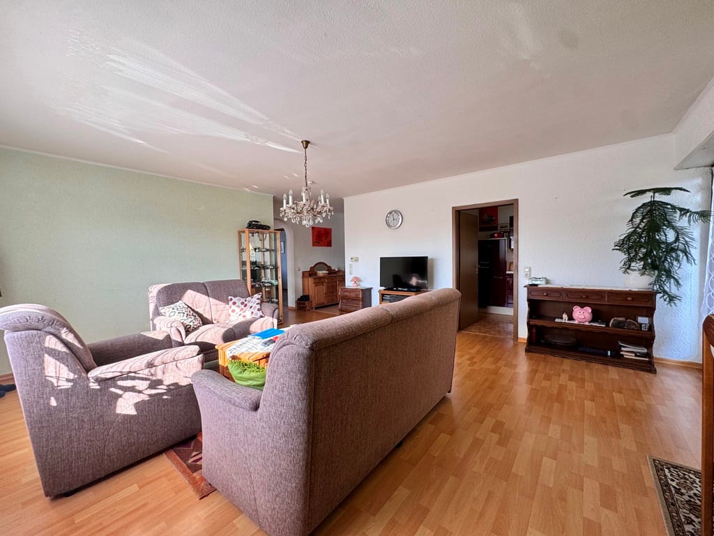 Immobilie in Erlenbach am Main - Helle und freundliche Drei-Zimmer-Eigentumswohnung mit Südterrasse - Bild 1