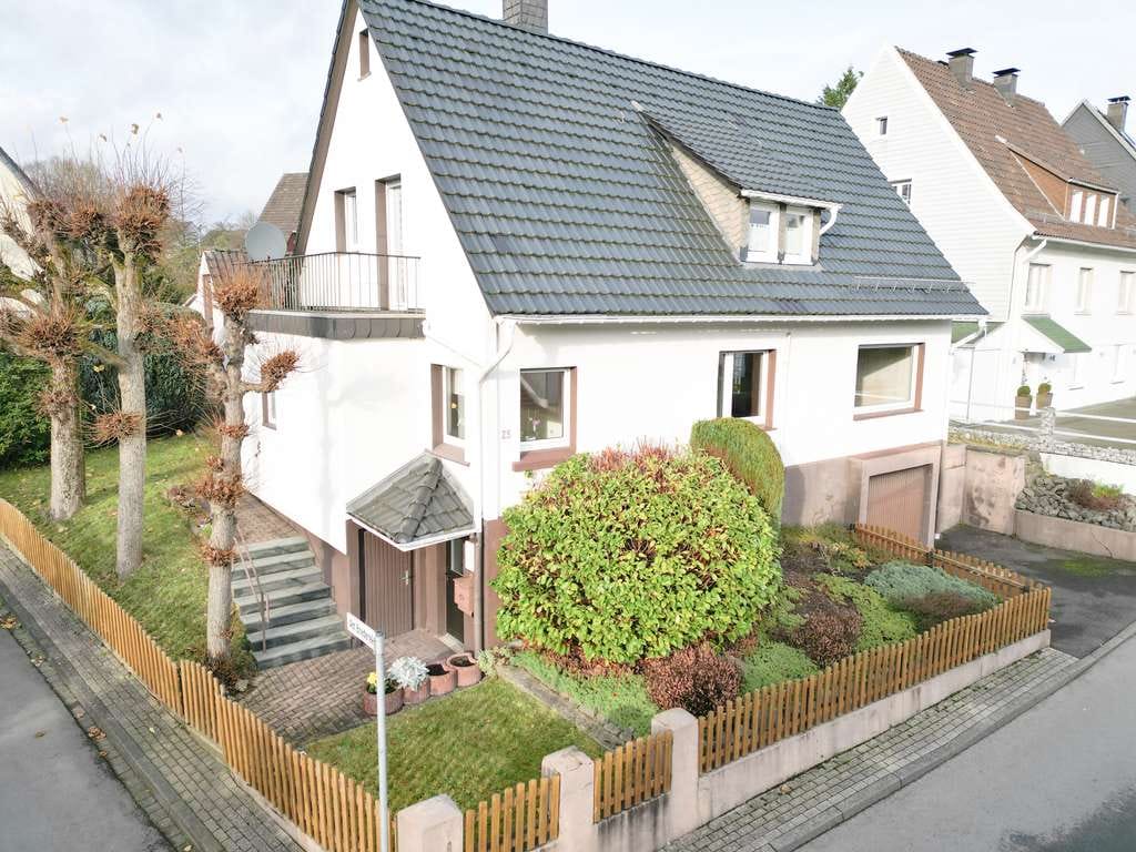 Immobilie in Kierspe - Zweifamilienhaus in Kierspe zentrale und ruhige Lage - Bild 3