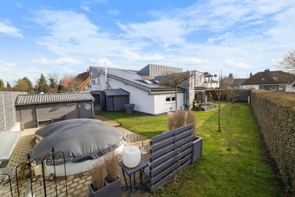 Immobilie in Vöhringen - Exklusives Wohnen mit Stil, Raum und Privatsphäre - Bild 2