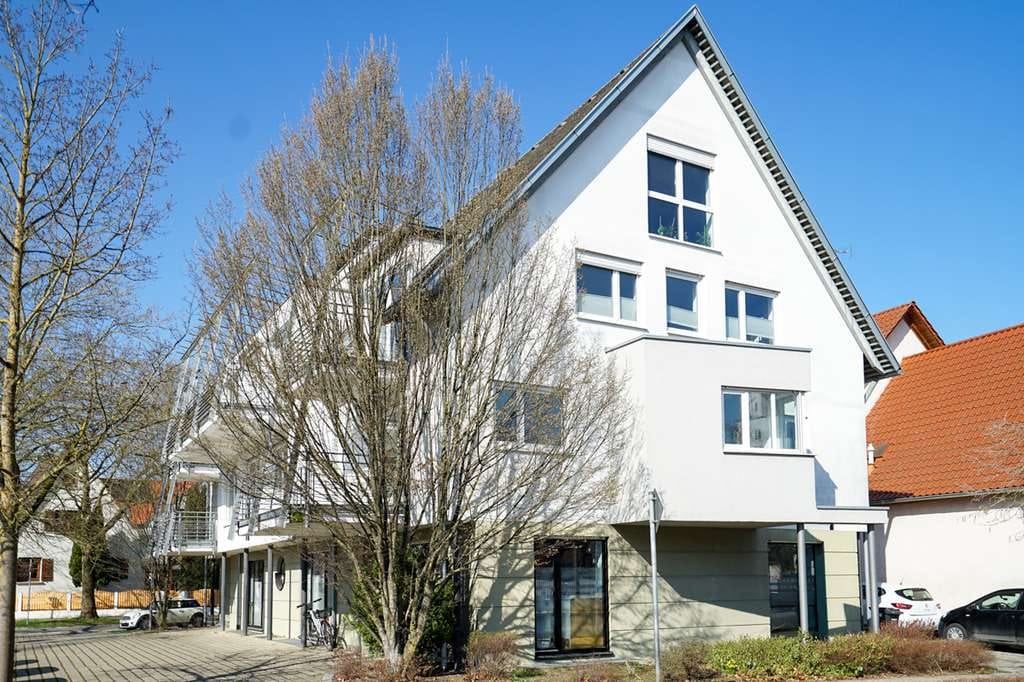 Immobilie in Langenau - Viel Platz für Ihre Wohnidee – ca. 125 m² mit Wohnpotenzial, Doppelgarage + Stellplatz - Bild 3