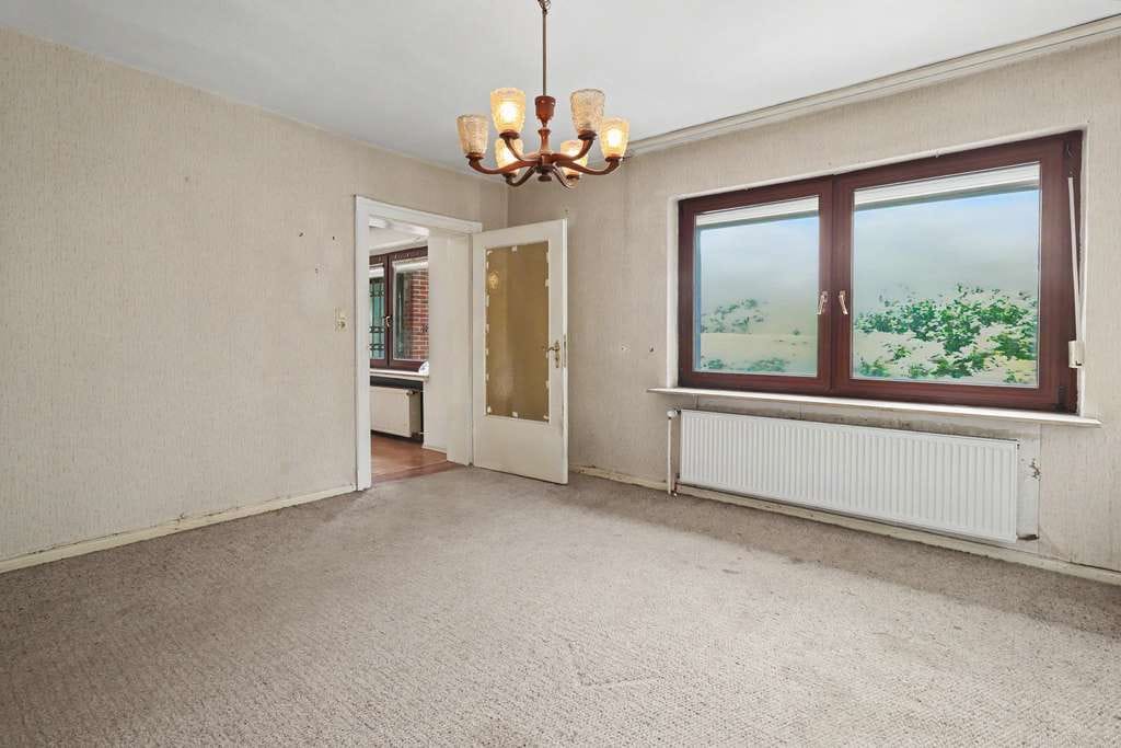 Immobilie in Aerzen - Großzügiges 7-Zimmer-Haus mit viel Potenzial auf ca. 1.108 m² Grundstück in Aerzen-Reinerbeck - Bild 2