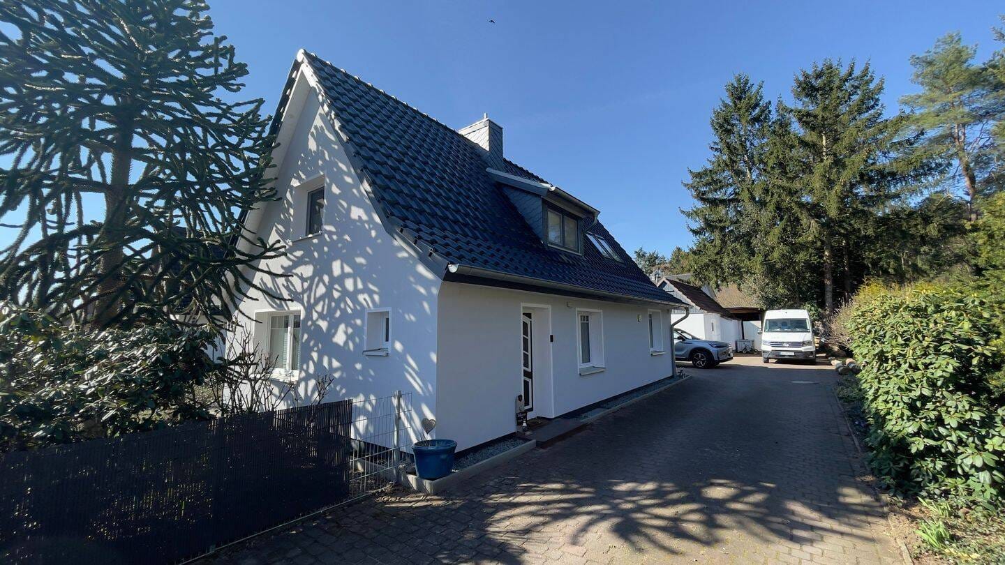 Immobilie in Rohlstorf - EFH/Nebengebäude 1950-2026, saniert, renoviert, überplant, 100 m² Wfl + Nfl.,4173 m² Grund, avi. Bauland, Raum und Fläche für viele Lebensziele - Bild 0