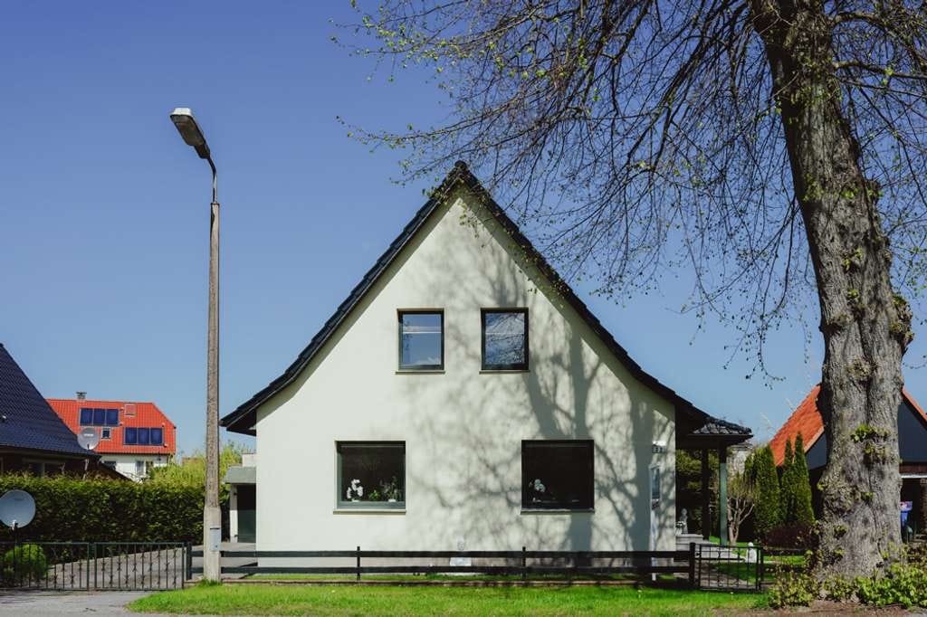 Immobilie in Zarrentin am Schaalsee - Quadratisch, praktisch, gut- Einfamilienhaus mit Teilkeller auf schönem Grundstück zu kaufen! - Bild 0