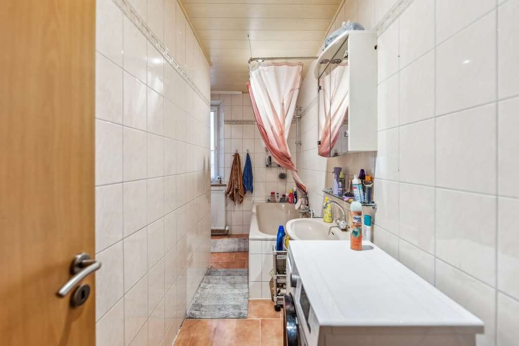 Immobilie in Gunzenhausen - Wohnhaus mit 3 abgeschlossenen Wohneinheiten - Bild 2