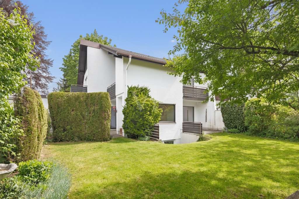 Immobilie in Gauting - Ein Zuhause zum Ankommen – stilvolle Doppelhaushälfte mit Gartenidylle - Bild 1