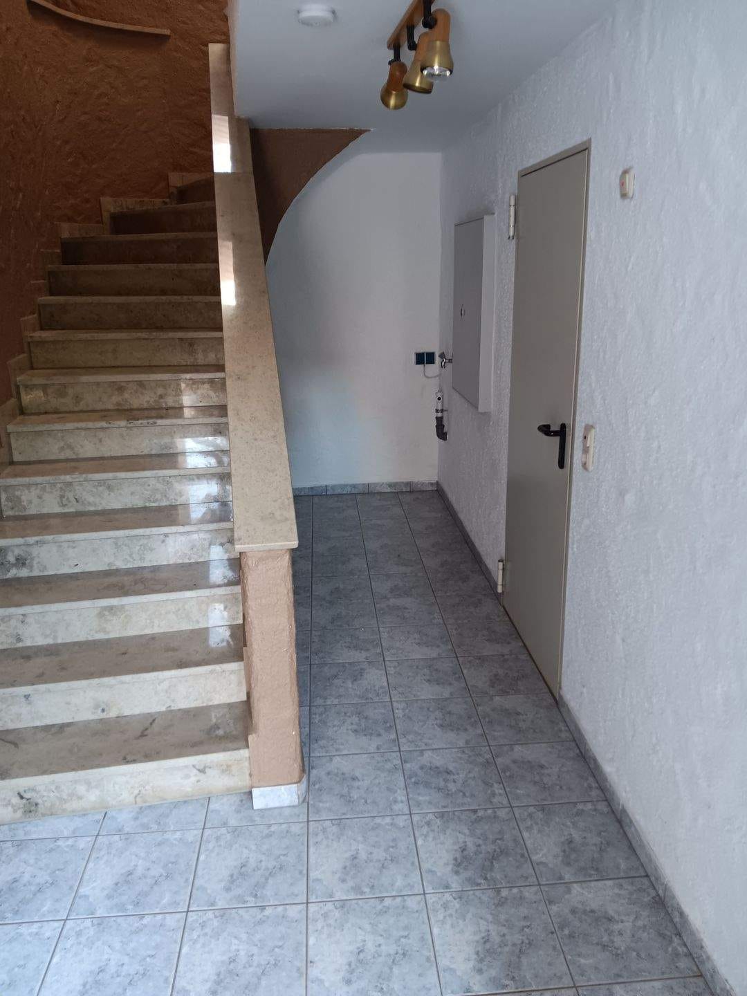 Immobilie in Abensberg - 2 kleine Häuschen (alt + neu) mit Garage + viel Grund zum Preis 1 ETW - Bild 4