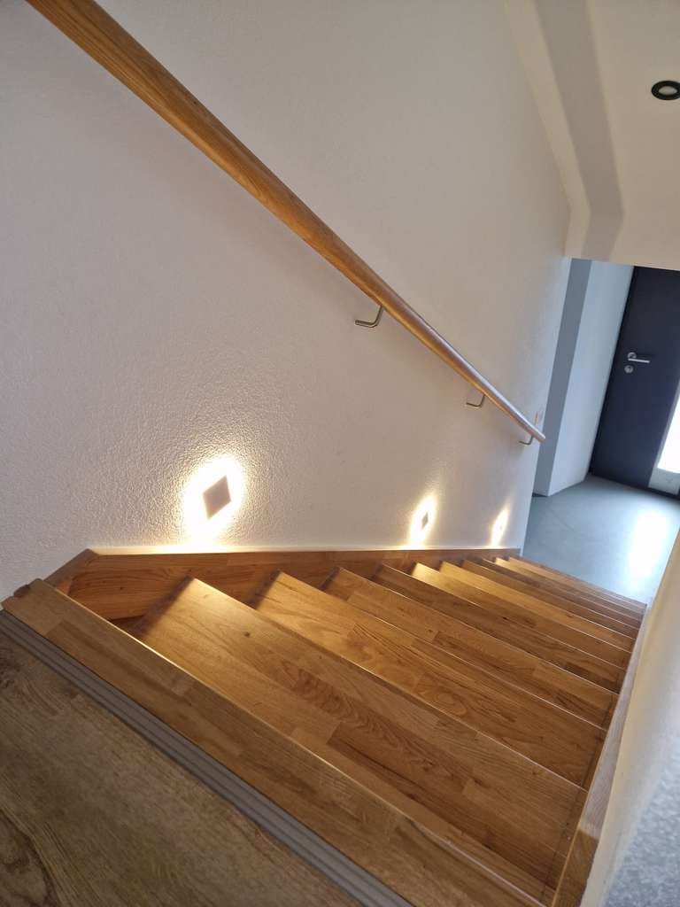 Immobilie in Grabenstetten - Kernsaniertes Wohnhaus mit Einliegerwohnung, Werkstattgarage & PV‑Anlage in Grabenstetten - Bild 3