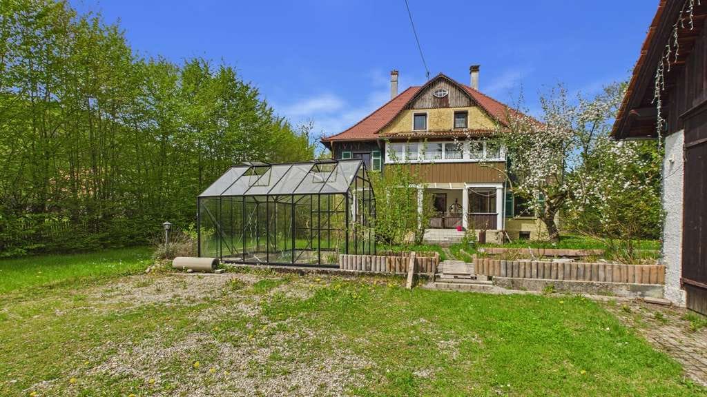 Immobilie in Aitrach - Herrschaftliches Wohnen- stilvolle Villa mit weitläufigem Gartengrundstück und modernster Haustechni - Bild 1