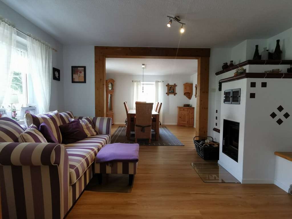 Immobilie in Bodenmais - Gepflegtes Einfamilienhaus in traumhafter Aussichtslage in Bodenmais m. herrlich angelegtem Garten! - Bild 4