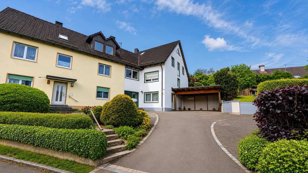 Immobilie in Adelsried - Adelsried: Gepflegte 3-ZKB mit Balkon, Keller & Carport – provisionsfrei - Bild 0