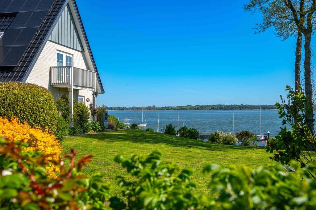 Immobilie in Borgwedel - Wohnen an der Schlei
Ein Haus zwischen Wasser, Landschaft und Horizont - Bild 4