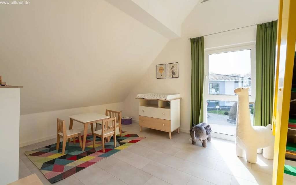 Immobilie in Haundorf - Innovatives Mehrgenerationenwohnen - Flexibilität trifft auf modernes Design - Bild 3