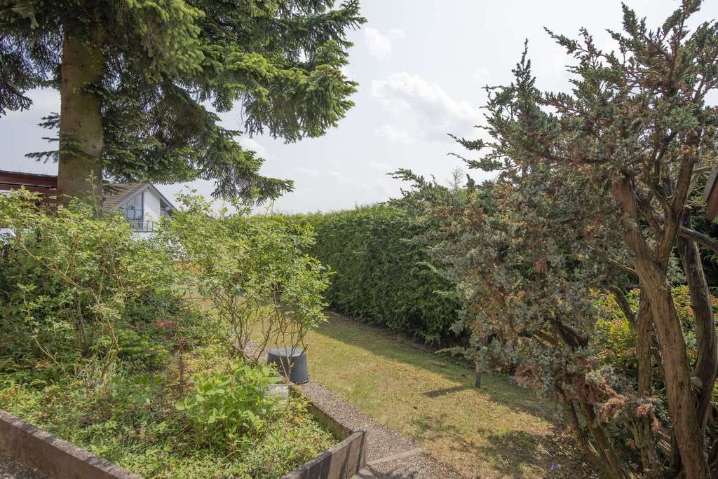 Immobilie in Grävenwiesbach - Wintergarten, Blick, Gartenpool, PV, viel Platz für die Familie - großes EFH oder Generationenhaus - Bild 2