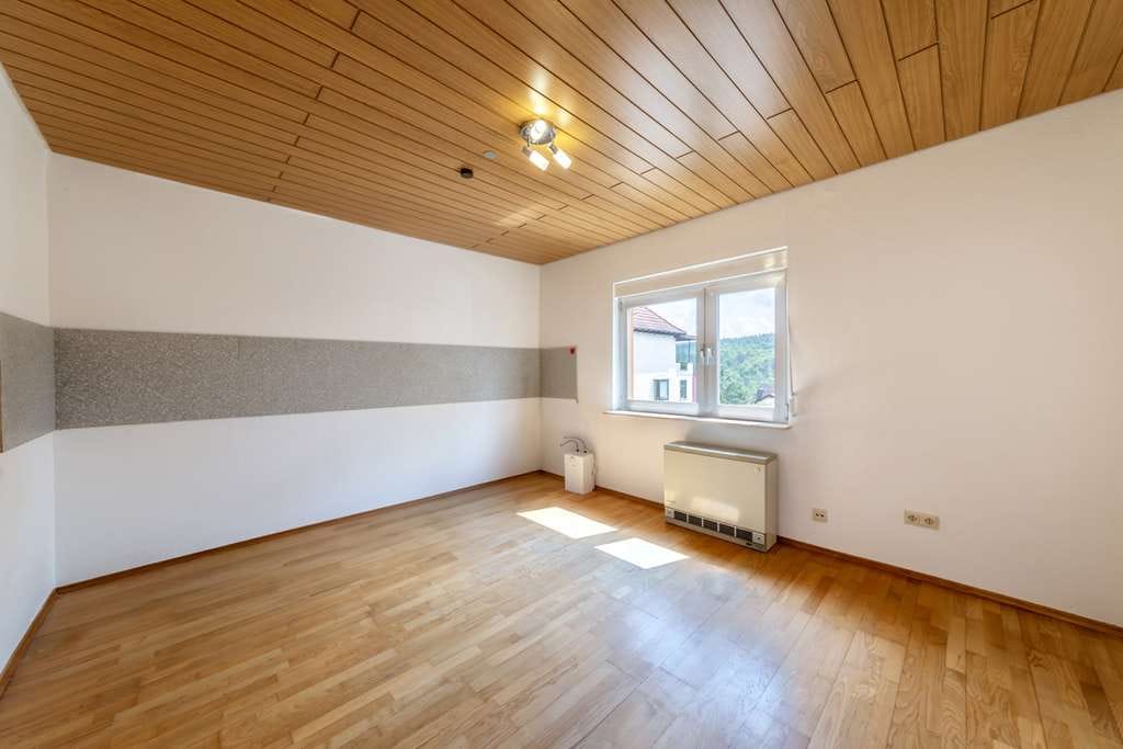 Immobilie in Aarbergen - CHARMANTES EIN- ODER ZWEIFAMILIENHAUS! Mit großem Grundstück und vielfältigem Potenzial - Bild 2