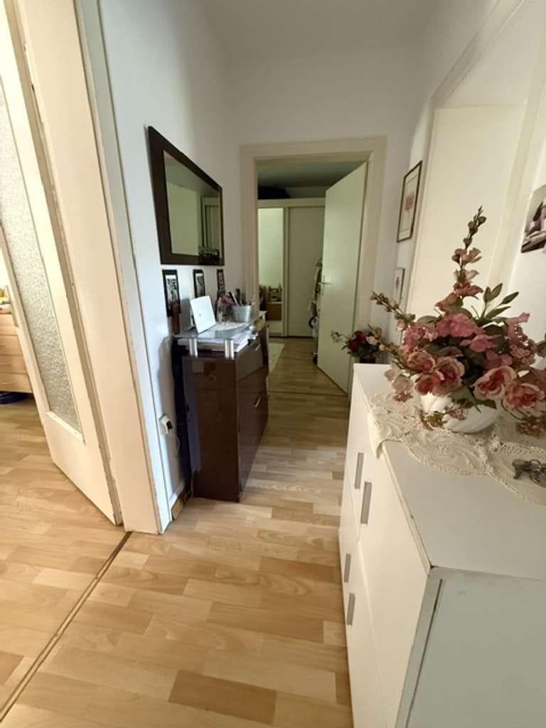 Immobilie in Ettlingen - Schöne 2 Zimmerwohnung mit Balkon und Blick ins Grüne - Bild 2