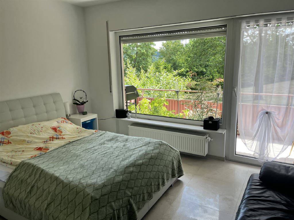 Immobilie in Hardheim - Frisch sanierte 4-Zimmer-Wohnung in zentraler Lage von Hardheim  Erdgeschoss mit Balkon - Bild 1