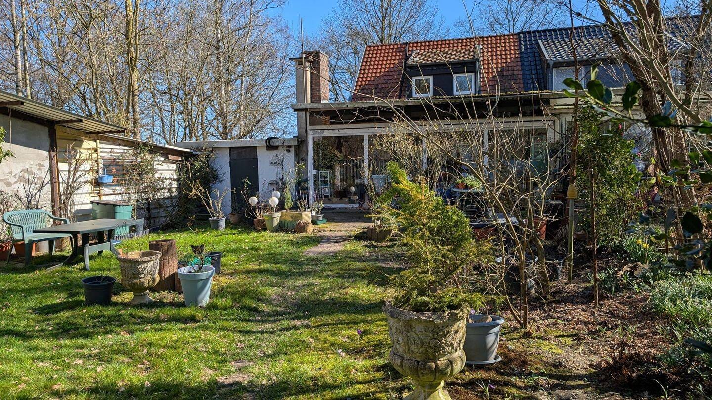 Immobilie in Hückelhoven - Doppelhaushälfte in traumhafter Alleinlage in der Natur mit 6.660 m² Grundstücksgröße - Bild 1