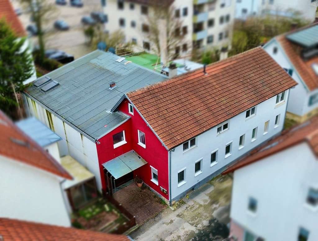 Immobilie in Heidenheim an der Brenz - Attraktives Mehrfamilienhaus in zentraler Lage, 4 Wohnungen, Loftstyle, enormes Ausbaupotenial - Bild 0