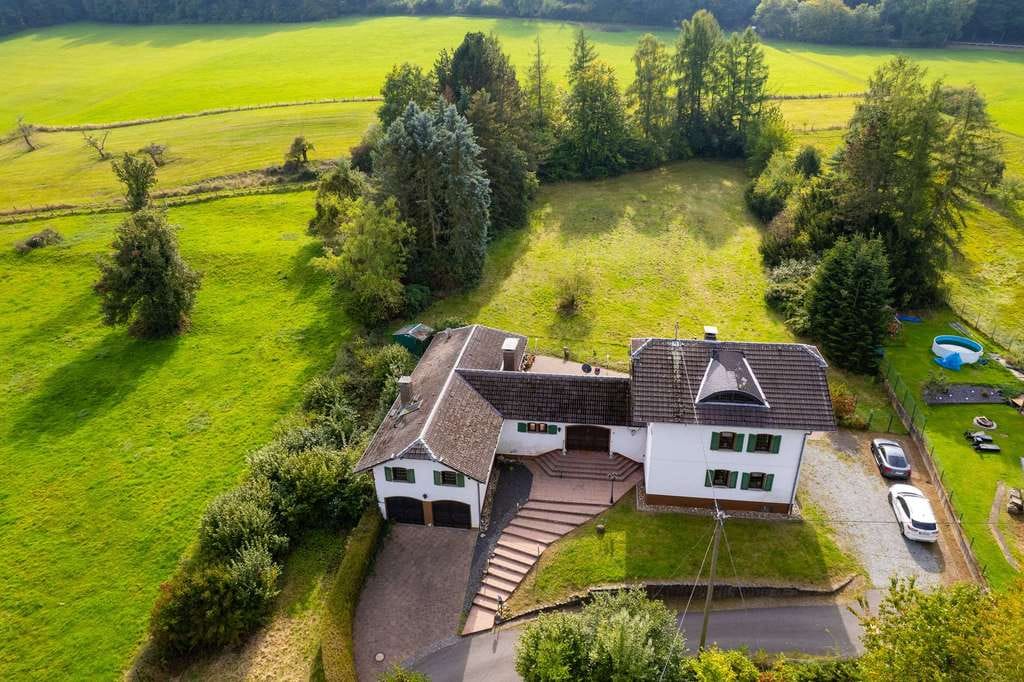 Immobilie in Neustadt (Wied) - Ein Haus mit Geschichte und Zukunft - Großzügiges Landhaus in idyllischer Lage - Bild 1