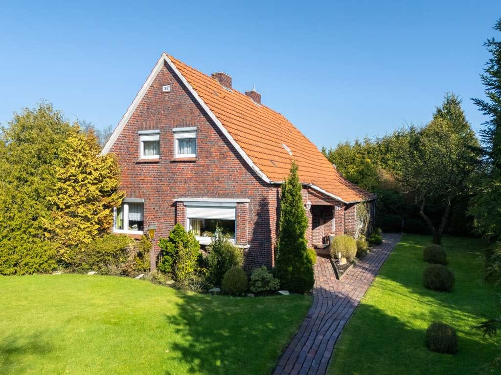 Immobilie in Südbrookmerland - Großzügiges Einfamilienhaus mit großem Grundstück und viel Potenzial in ruhiger Lage von Victorbur - Bild 0