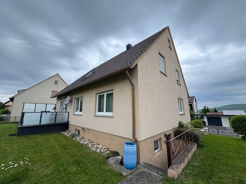 Immobilie in Baunach - Stadt Baunach: Großzügiges Zweifamilienwohnhaus in ruhiger Wohnlage - Bild 2