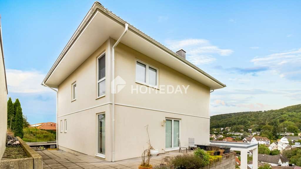 Immobilie in Glashütten - Exklusives Einfamilienhaus in ruhiger Lage mit tollem Ausblick – Stilvoll, modern und bezugsfertig - Bild 2