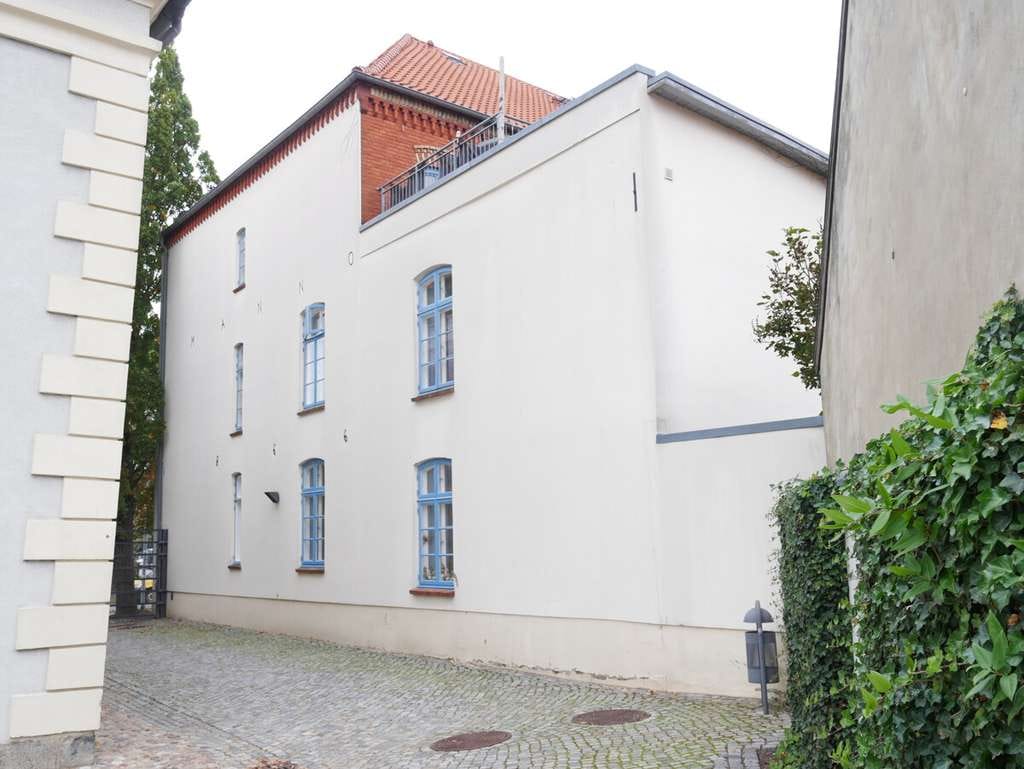 Immobilie in Wismar - Eindrucksvolles Mehrfamilienhaus in Hafennähe! *vollvermietet* - Bild 3