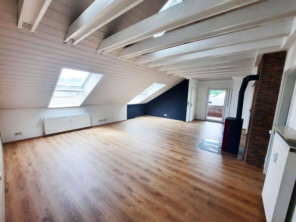 Immobilie in Wiesenbach - WIESENBACH – gepflegte 3,5-Zimmer-Eigentumswohnung mit Balkon - Bild 0