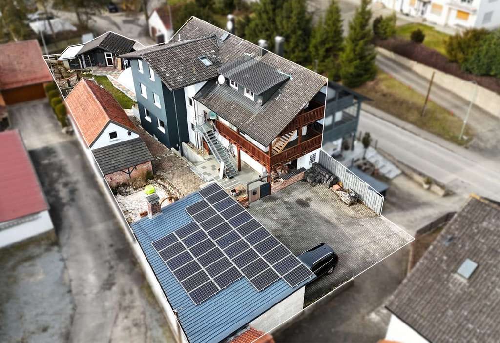 Immobilie in Kelheim - Viel Raum & Privatsphäre: Kernsanierte Doppelhaushälfte mit Pool, Garten & Photovoltaik bei Kelheim - Bild 0