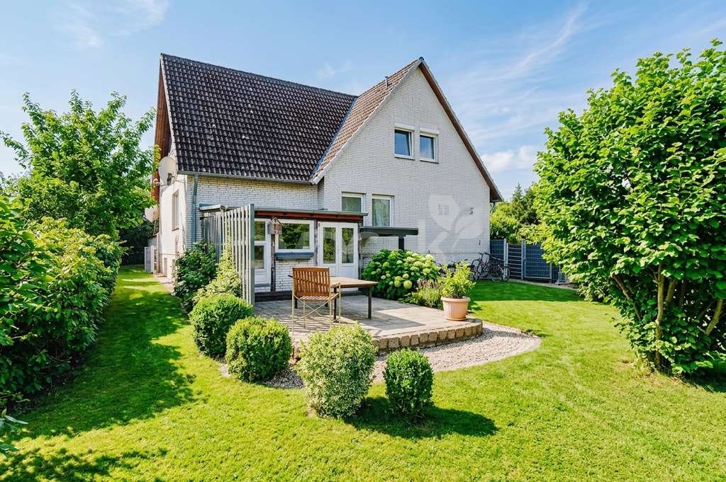Immobilie in Barnstedt - Großzügiges Einfamilienhaus mit 1.600 m² Grundstück und flexibler Raumaufteilung. - Bild 0