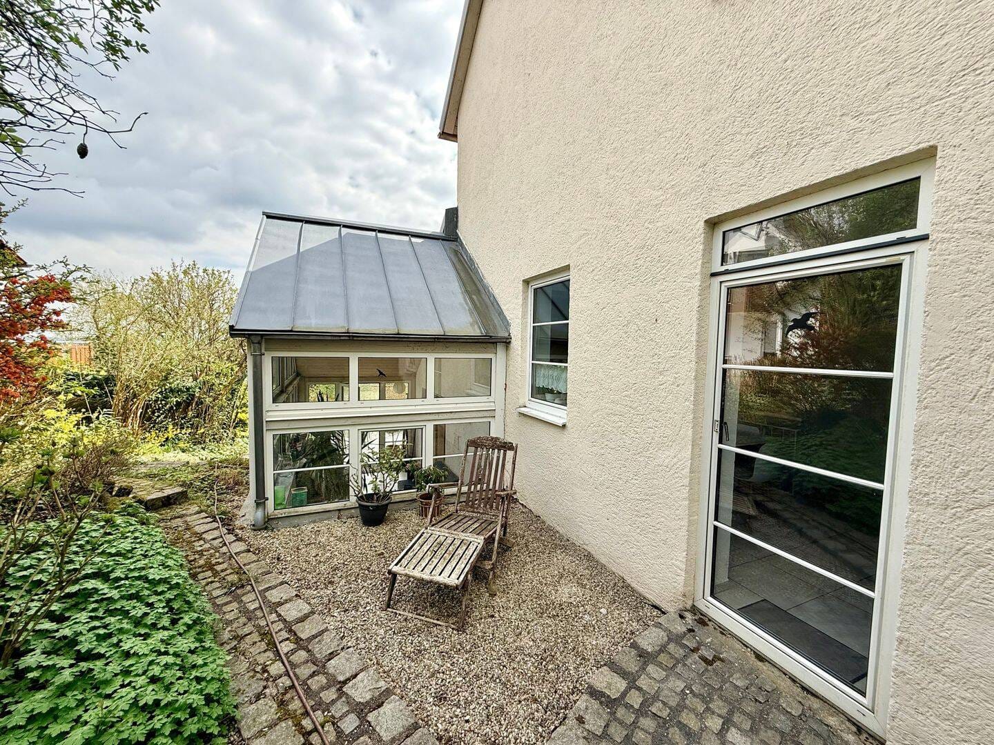 Immobilie in Bruckberg - Architektenhaus mit fantastischem Fernblick und großem Garten - Bild 3