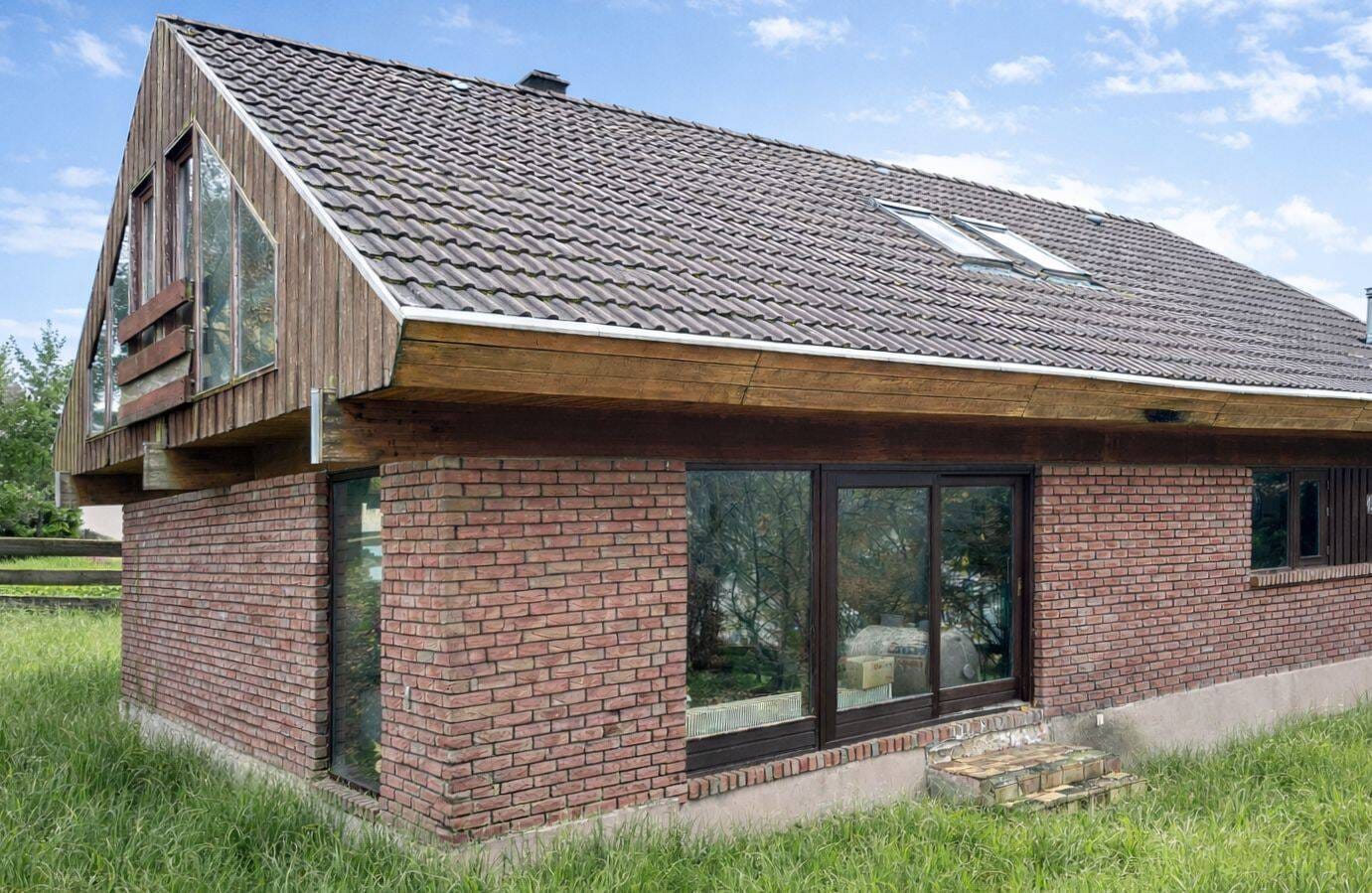 Immobilie in Meßstetten - Großzügiges Familienhaus mit viel Potenzial für Handwerker und Sanierer - Bild 0