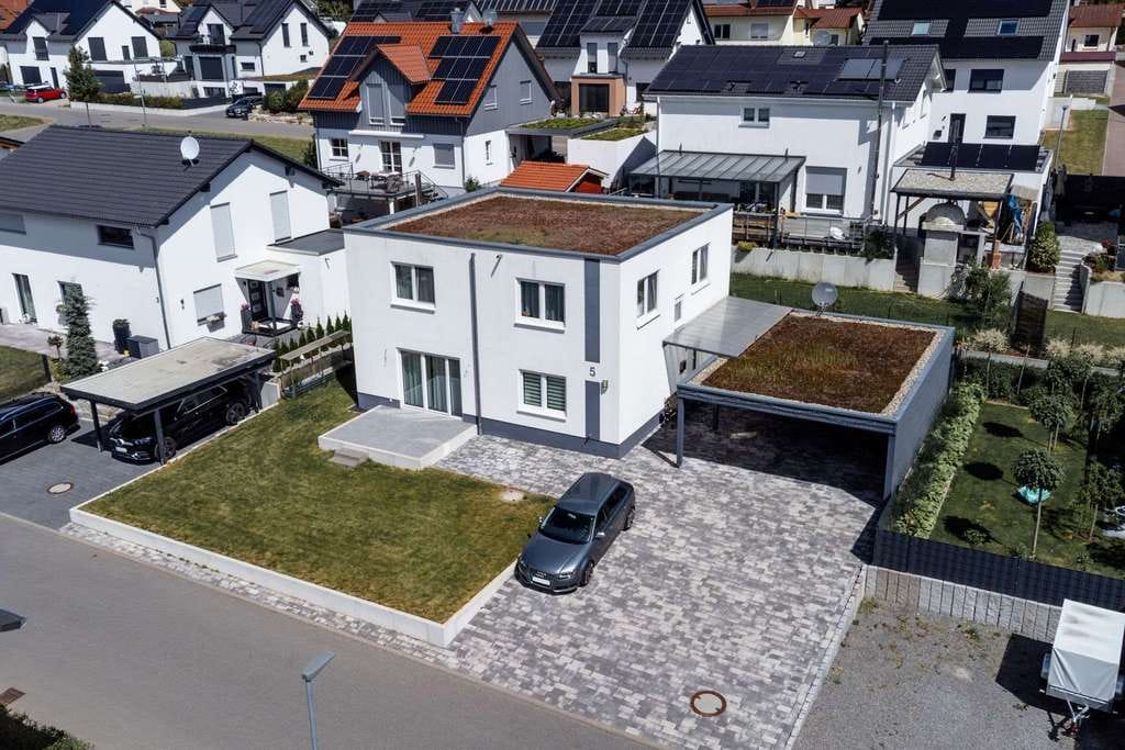 Immobilie in Neubulach - Einfamilienhaus Baujahr 2019 | A+ Energieeffizienz | Terrasse | Garten | Doppelcarport - Bild 0