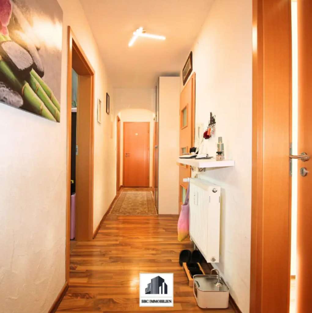Immobilie in Dettingen an der Erms - Modernisierte Erdgeschosswohnung mit 112 m²,Gewerbeeinheit, Garten - Bild 4